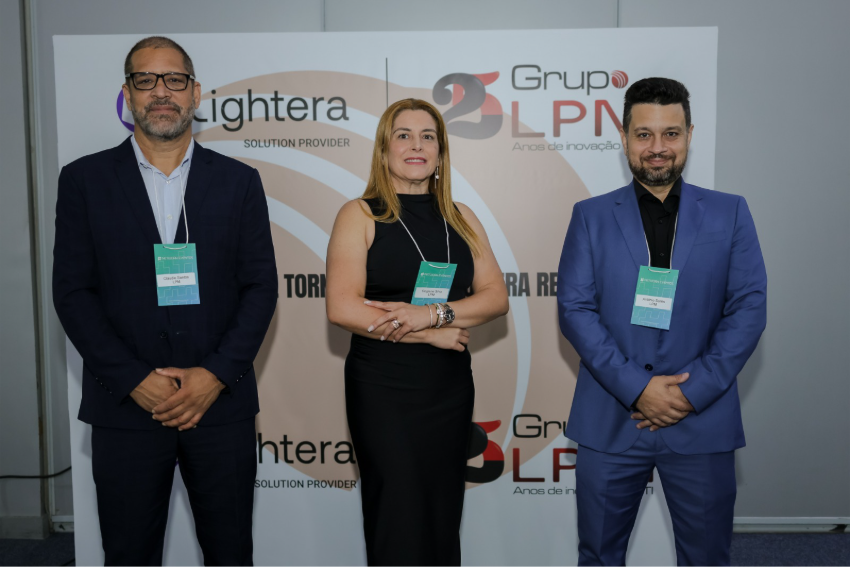 Infraestrutura óptica: LPM e Lightera no Tech Gov RJ 2026 2 Claudio Santos, Regiane Silva e Antônio Salles representam o Grupo LPM no Tech Gov Fórum RJ.