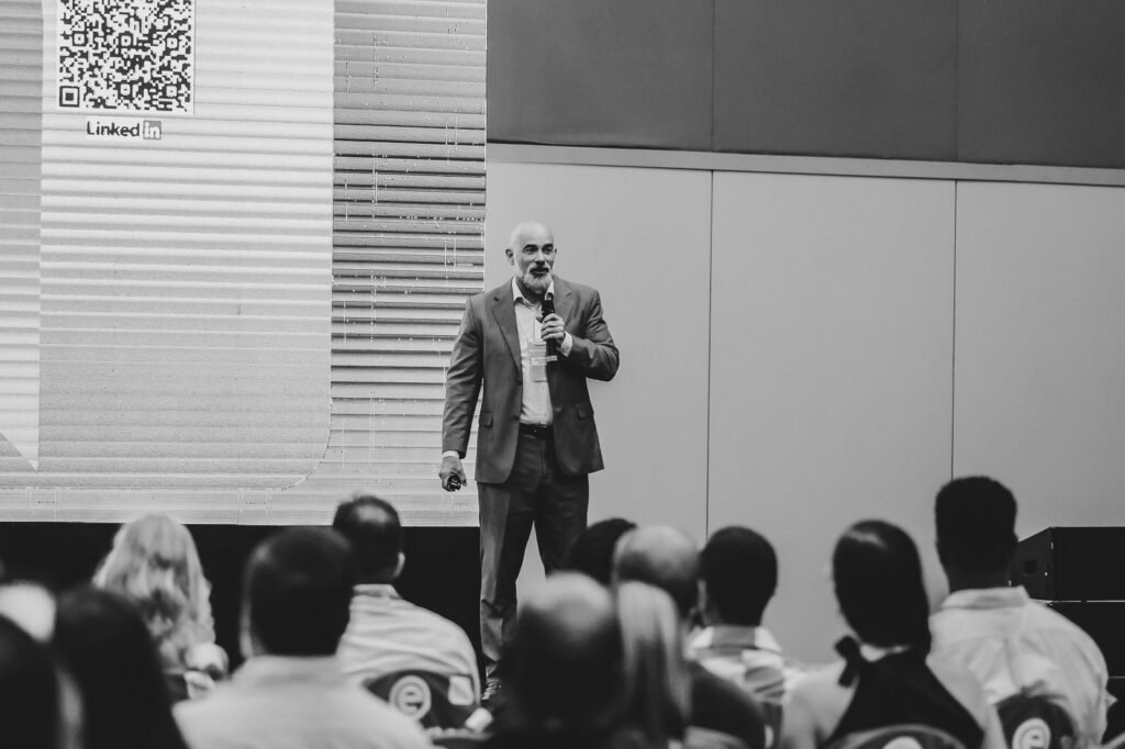 Infraestrutura óptica: LPM e Lightera no Tech Gov RJ 2026 3 Palestra de Leonel Martins sobre a solução de infraestrutura óptica Laserway no Tech Gov Fórum RJ 2026.